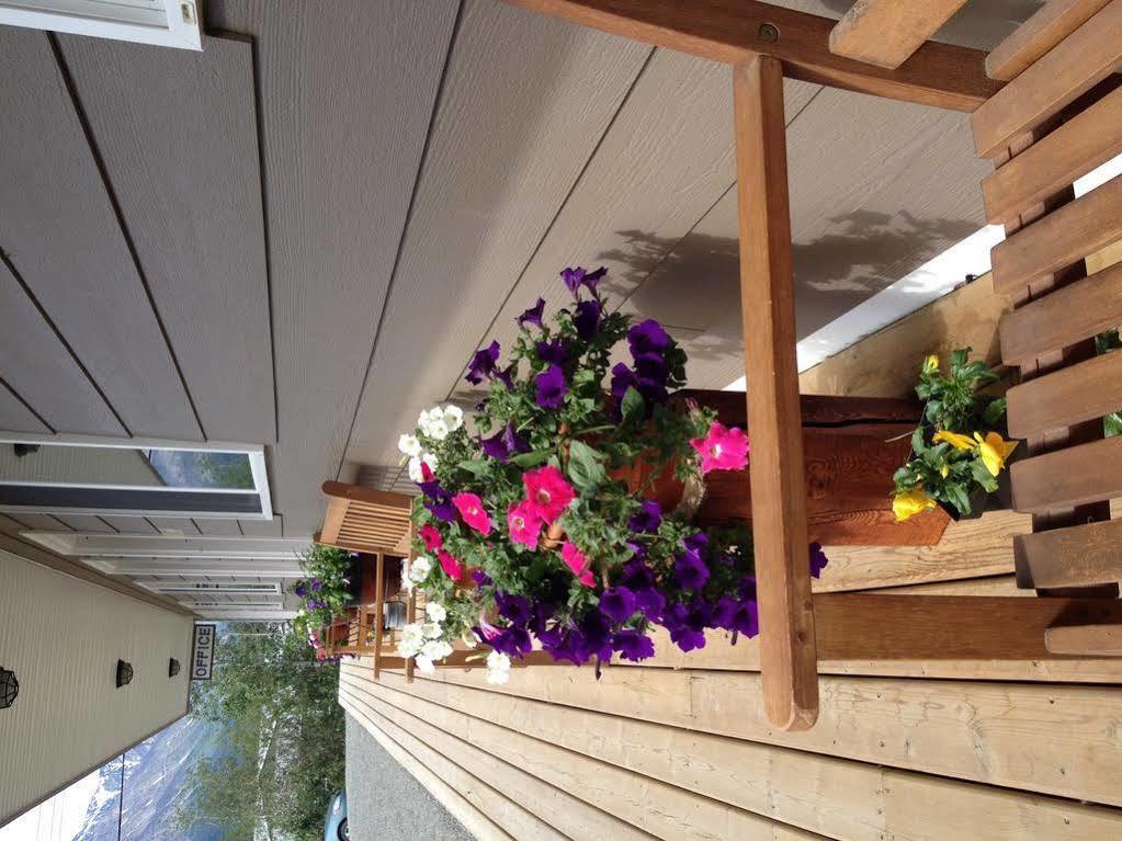 Parkside Inn Haines Junction Luaran gambar